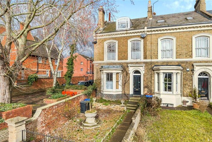 4 Bedroom Town House To Rent In Billing Road, Northampton, NN1