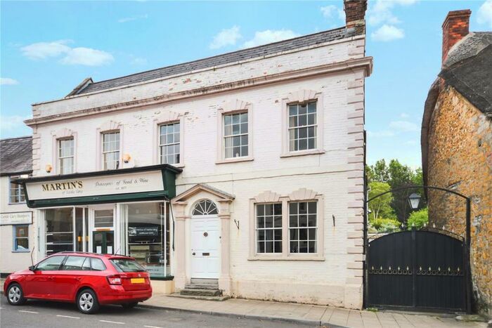 5 Bedroom House To Rent In Market Place, Castle Cary, BA7