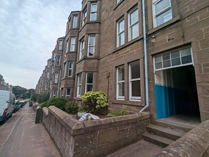 2 Bedroom Flat To Rent In Bellefield Avenue, Dundee, DD1