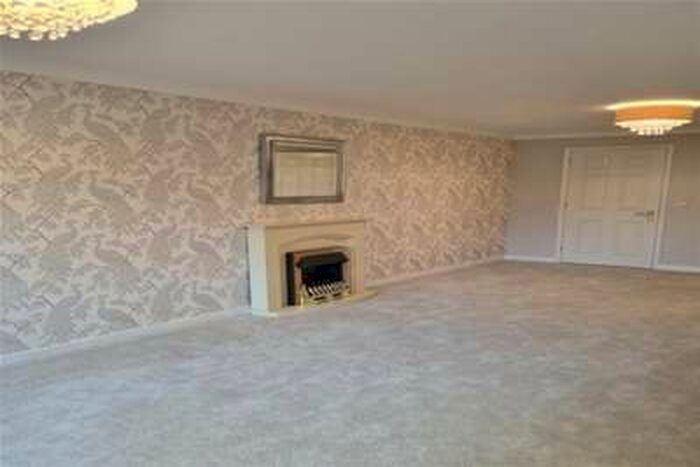 2 Bedroom Flat To Rent In Hadlow Road, Tonbridge, TN9