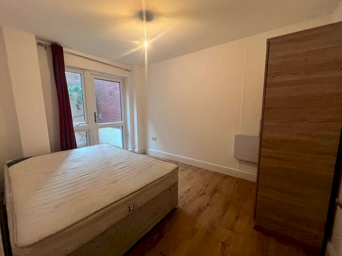 2 Bedroom Flat To Rent In King Street, Luton, LU1