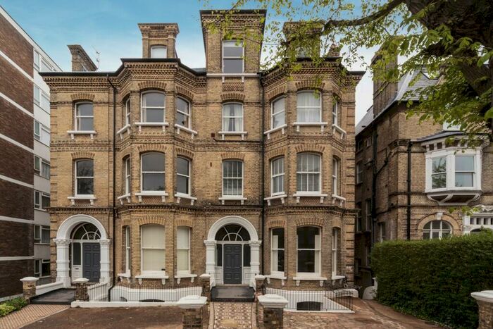 2 Bedroom Flat To Rent In The Drive, Hove, East Sussex, BN3