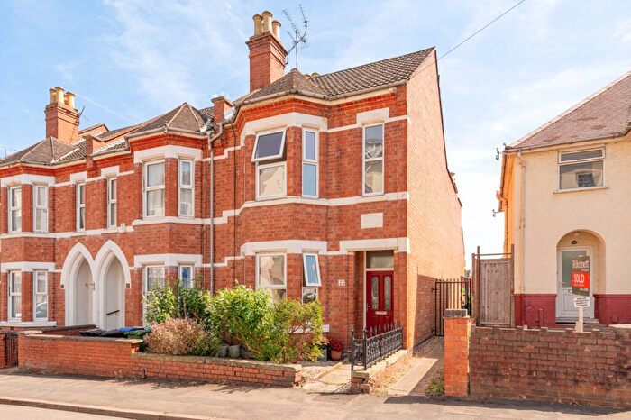 4 Bedroom End Of Terrace House For Sale In Charlotte Street, Leamington Spa, Warwickshire, CV31