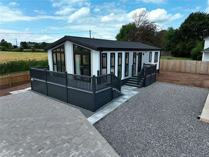 2 Bedroom Mobile/park Home For Sale In St Pierre Country Park, Portskewett, Caldicot, Monmouthshire, NP26