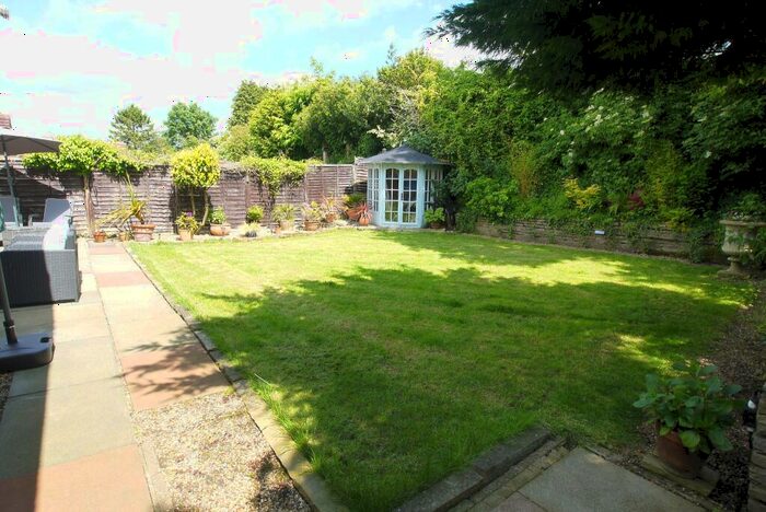 3 Bedroom Detached Bungalow For Sale In Station Road, Eynsford, DA4