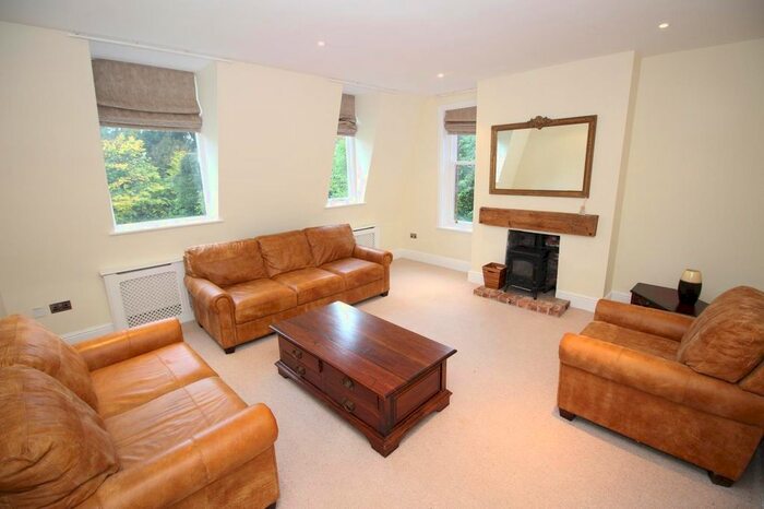 2 Bedroom Flat To Rent In Jesmond Park West, Jesmond, Newcastle Upon Tyne, NE7