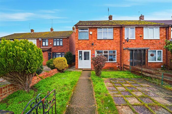 3 Bedroom End Of Terrace House For Sale In Mill Close, West Drayton, Middlesex, UB7