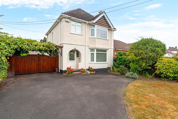 3 Bedroom Detached House For Sale In Wimborne Road West, Wimborne, Dorset, BH21