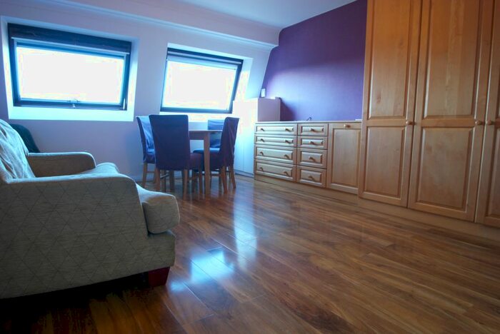 1 Bedroom Flat To Rent In Adonis Court, Northfield Avenue, Ealing, London, W13