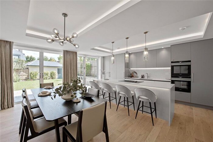 6 Bedroom Detached House For Sale In Kennel Lane, Fetcham, Leatherhead, Surrey, KT22