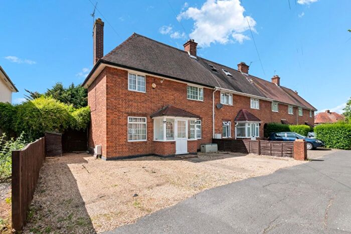 3 Bedroom End Of Terrace House For Sale In Central Avenue, Hayes, UB3