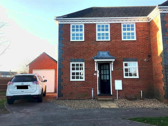 2 Bedroom Property To Rent In Lark Vale, Aylesbury, HP19