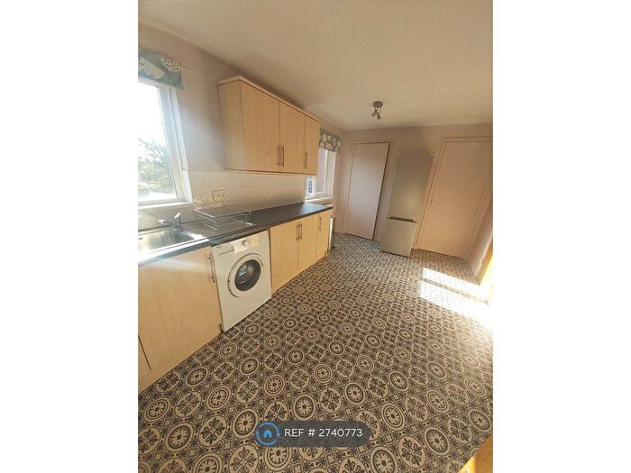 2 Bedroom Flat To Rent In Alfryth Court, Birmingham, B15
