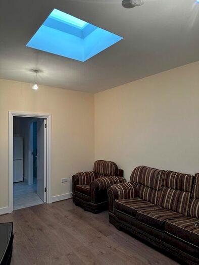 1 Bedroom Flat To Rent In Flat York Mews, Ilford, IG1