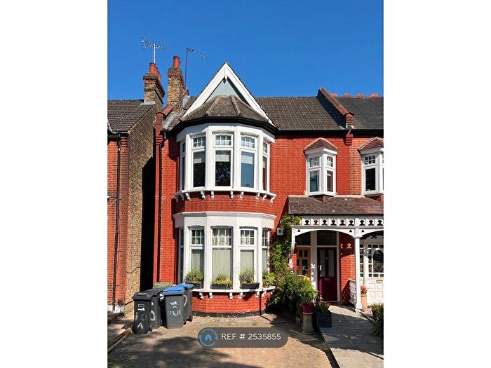 2 Bedroom Flat To Rent In Amberley Road, London, N13