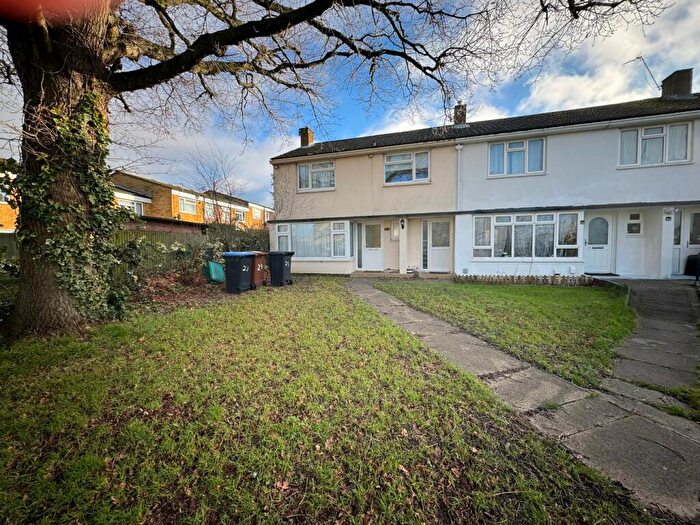 3 Bedroom End Of Terrace House To Rent In Bishops Rise, Hatfield, AL10