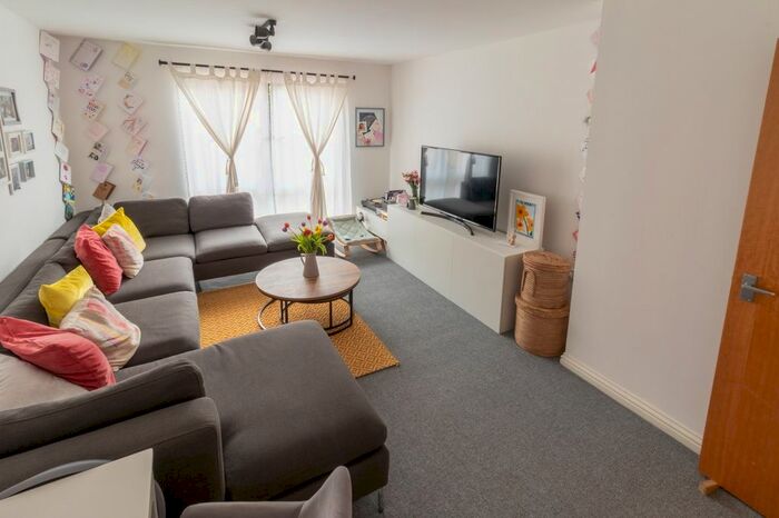 1 Bedroom Flat To Rent In Effra Parade, London, SW2