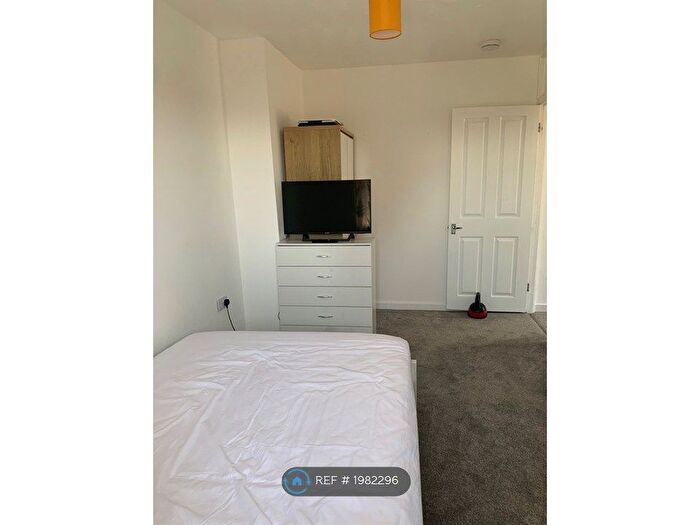 3 Bedroom End Terrace House To Rent In Tetbury Road, Bristol, BS15