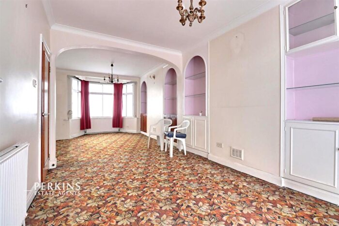 3 Bedroom Terraced House For Sale In Hanger Lane, NW10