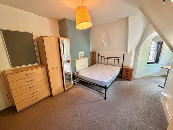 1 Bedroom Apartment To Rent In Forest Road West, Nottingham, NG7