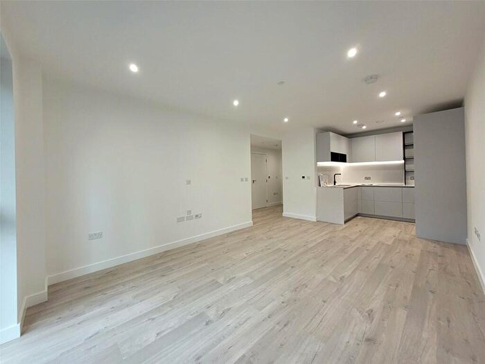 1 Bedroom Apartment To Rent In Hawker House, Woodberry Down, London, N4