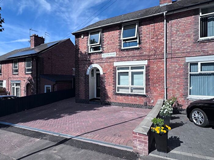 3 Bedroom Semi-Detached House For Sale In Sutton Road, Leicester, LE2