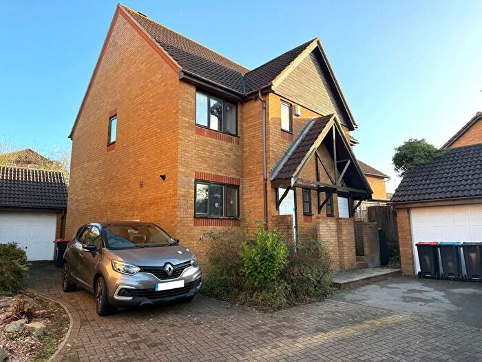 3 Bedroom Semi-Detached House To Rent In Forthill Place, Shenley Church End, MK5