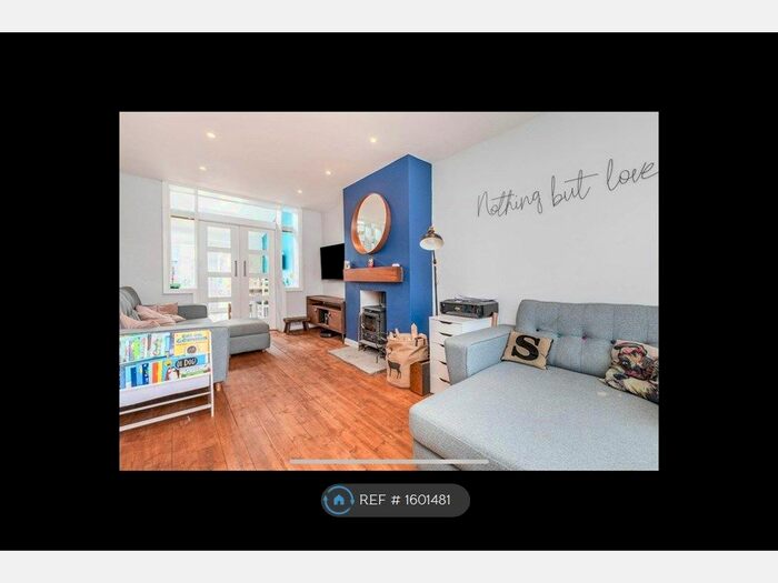 3 Bedroom Terraced House To Rent In Tenth Avenue, Bristol, BS7