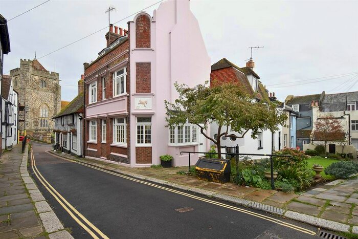 4 Bedroom End Of Terrace House To Rent In Swan Avenue, Hastings, TN34