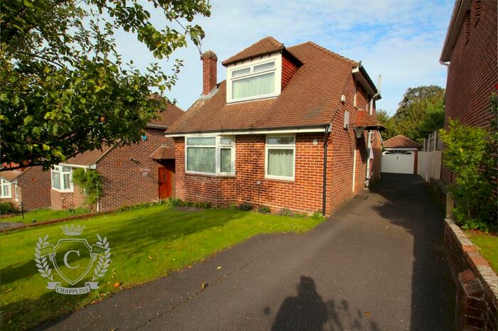 3 Bedroom Bungalow For Sale In Riverside Avenue, Wallington, Fareham, Hampshire, PO16