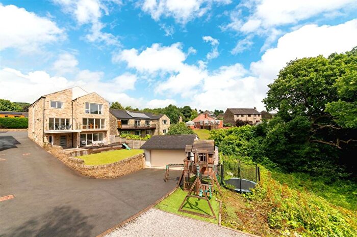5 Bedroom Detached House For Sale In Burnlee Road, Holmfirth, HD9