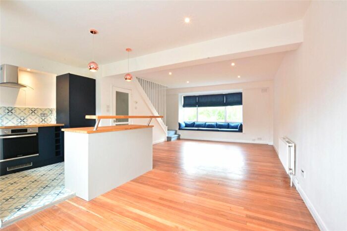 2 Bedroom Maisonette To Rent In Fairby Road, London, SE12