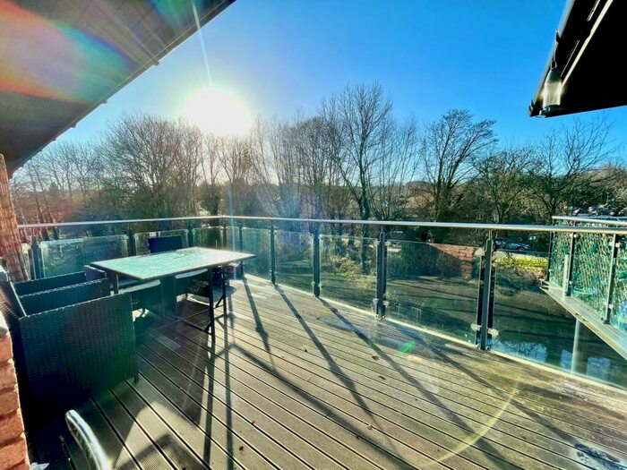 2 Bedroom Flat To Rent In Tramway Road, Banbury, OX16