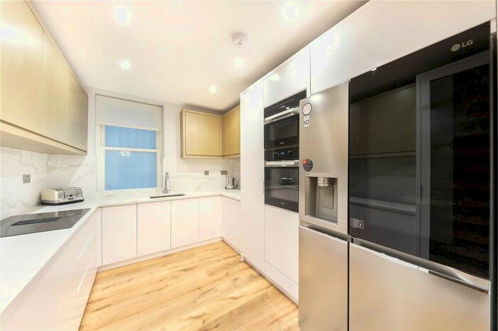 2 Bedroom Flat To Rent In Hans Crescent, London, SW1X