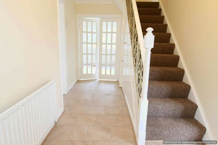 5 Bedroom End Of Terrace House To Rent In Beddington Lane, Croydon, CR0