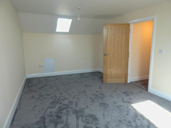 2 Bedroom Flat To Rent In Bear Tree Road, Rawmarsh S62
