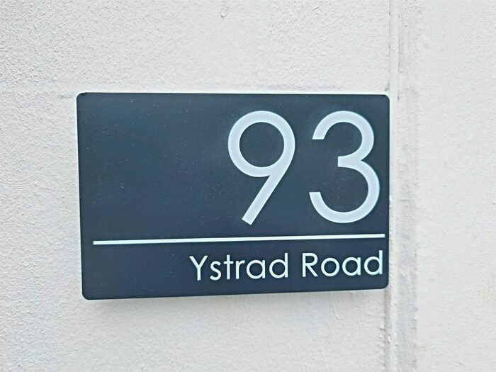 3 Bedroom Terraced House To Rent In Ystrad Road, Pentre, CF41