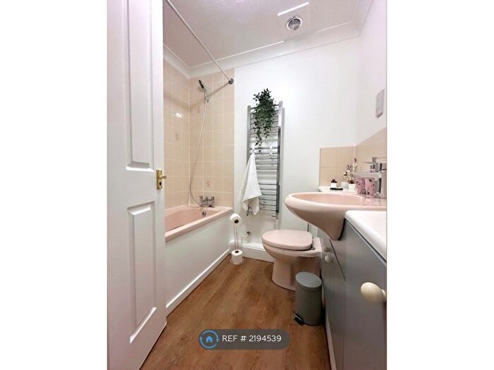 4 Bedroom Terraced House To Rent In Silbury Avenue, Mitcham, CR4