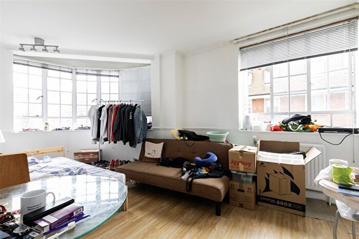 1 Bedroom Flat To Rent In Sloane Avenue, SW3
