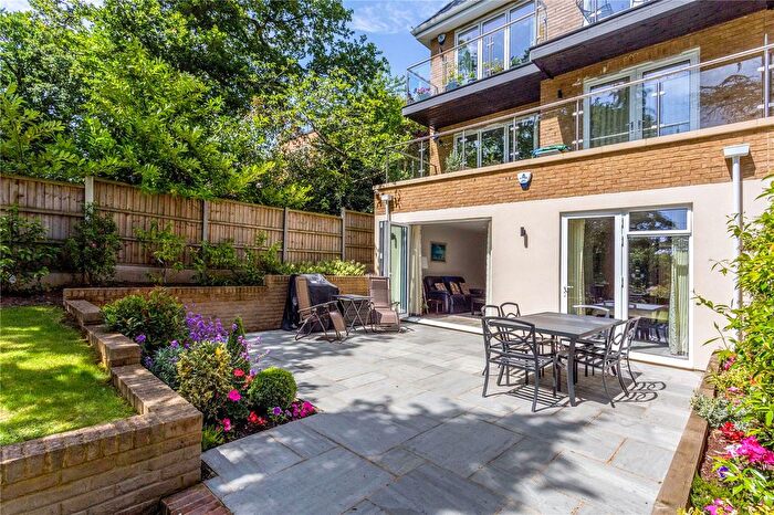 2 Bedroom Flat To Rent In Alexander Court, Ducks Hill Road, Northwood, Middlesex, HA6