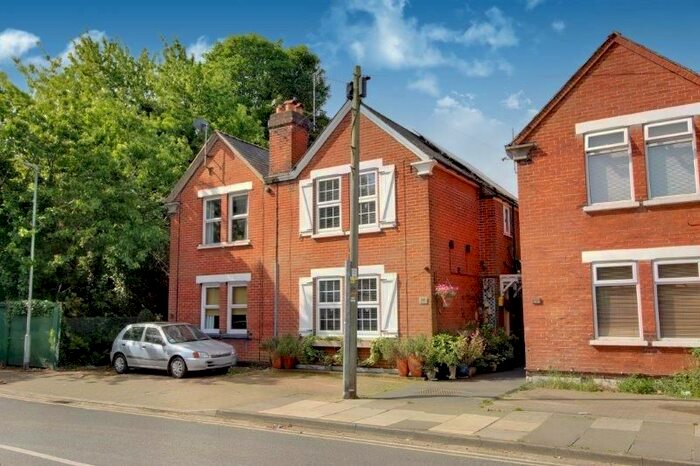 3 Bedroom Semi-Detached House To Rent In Bramford Lane, Ipswich, IP1