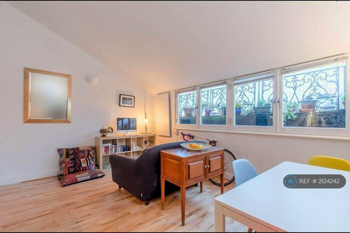 1 Bedroom Flat To Rent In Mornington Terrace, London, NW1