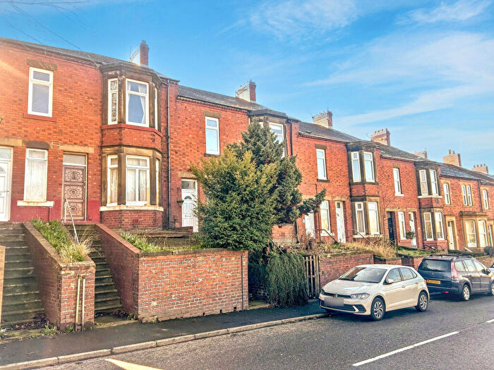 2 Bedroom Flat For Sale In Lyndhurst Terrace, Swalwell, Newcastle Upon Tyne, Tyne And Wear, NE16