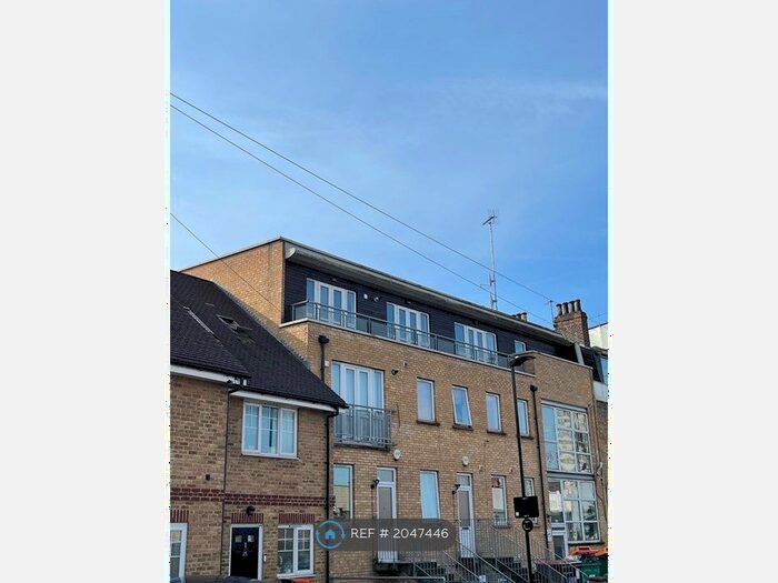 2 Bedroom Flat To Rent In Barberry Court, London, E15