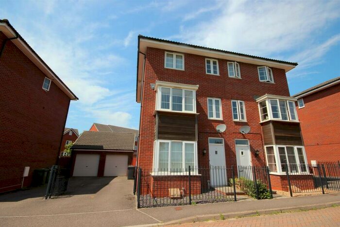 4 Bedroom Semi-Detached House To Rent In Jack Sadler Way, The Rydons, Exeter, EX2