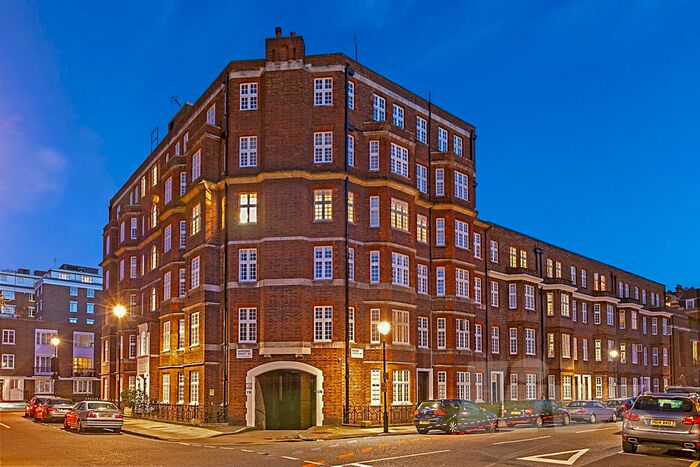 3 Bedroom Flat To Rent In Harrowby Street, Marylebone, W1H