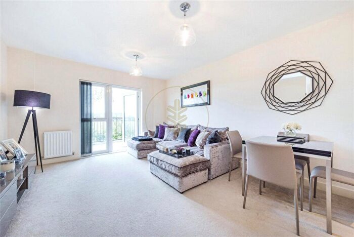 1 Bedroom Apartment For Sale In Beuth House, Swannell Way, London, NW2
