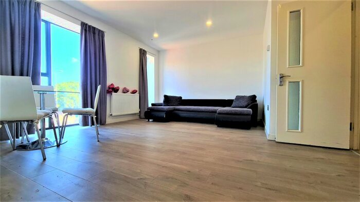 1 Bedroom Flat To Rent In Butchers Road, Canning Town, E16