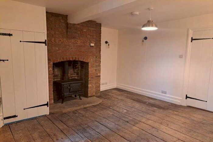 2 Bedroom Property To Rent In London Road, Rochester, ME2