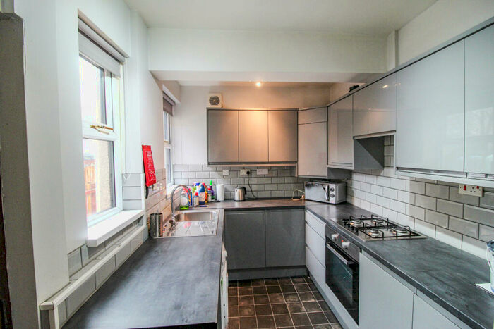 3 Bedroom Terraced House To Rent In Coronation Street, Salford, M5